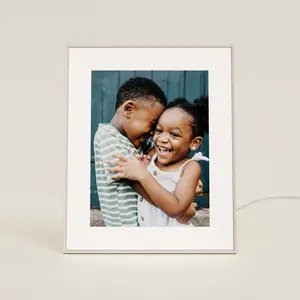 Aspen 12" | Aura's Most Versatile HD Digital Picture Frame | White with Mat