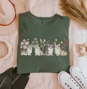 Comfort Colors Corgi Flower T-Shirt – Cute Design for Dog Lovers, Perfect Gift for Dog Moms and Pet Owners