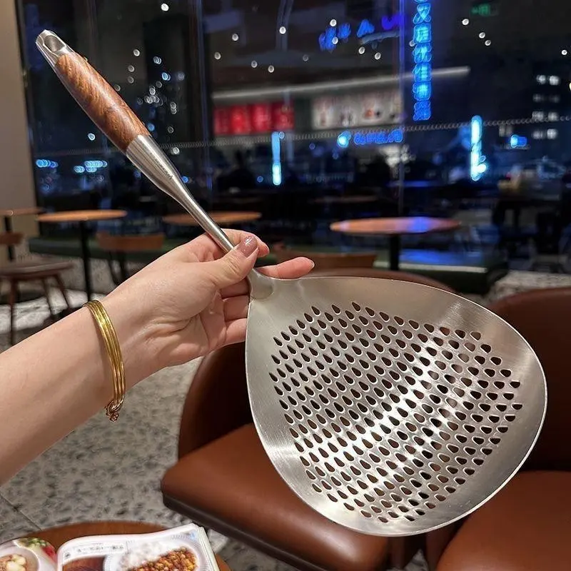 Stainless Steel Slotted Wooden Handle Spatula, Heat Resistant Kitchen Cooking Tool, Essential Home Cooking Utensils for Frying and Baking, Kitchenware, Kitchen Gadget