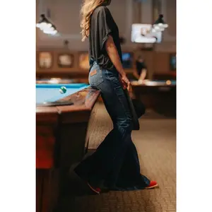 Final Sale ✨ Wrangler Dark Wash Bells