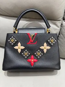 Pre-owned Louis Vuitton 2018 Flower Smile Capucines PM