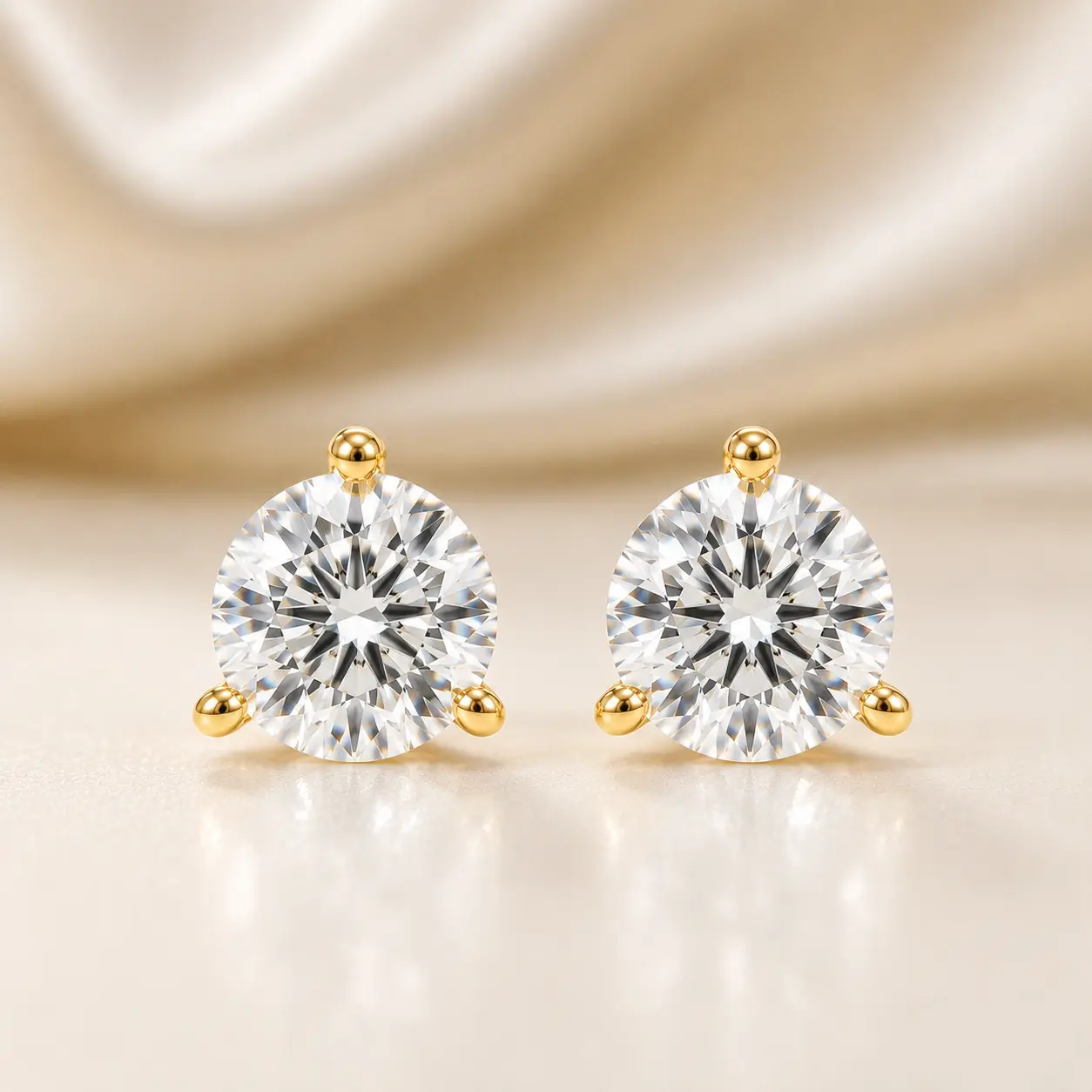 IGI Certified E VS1 Lab-Grown Diamond Stud Earrings