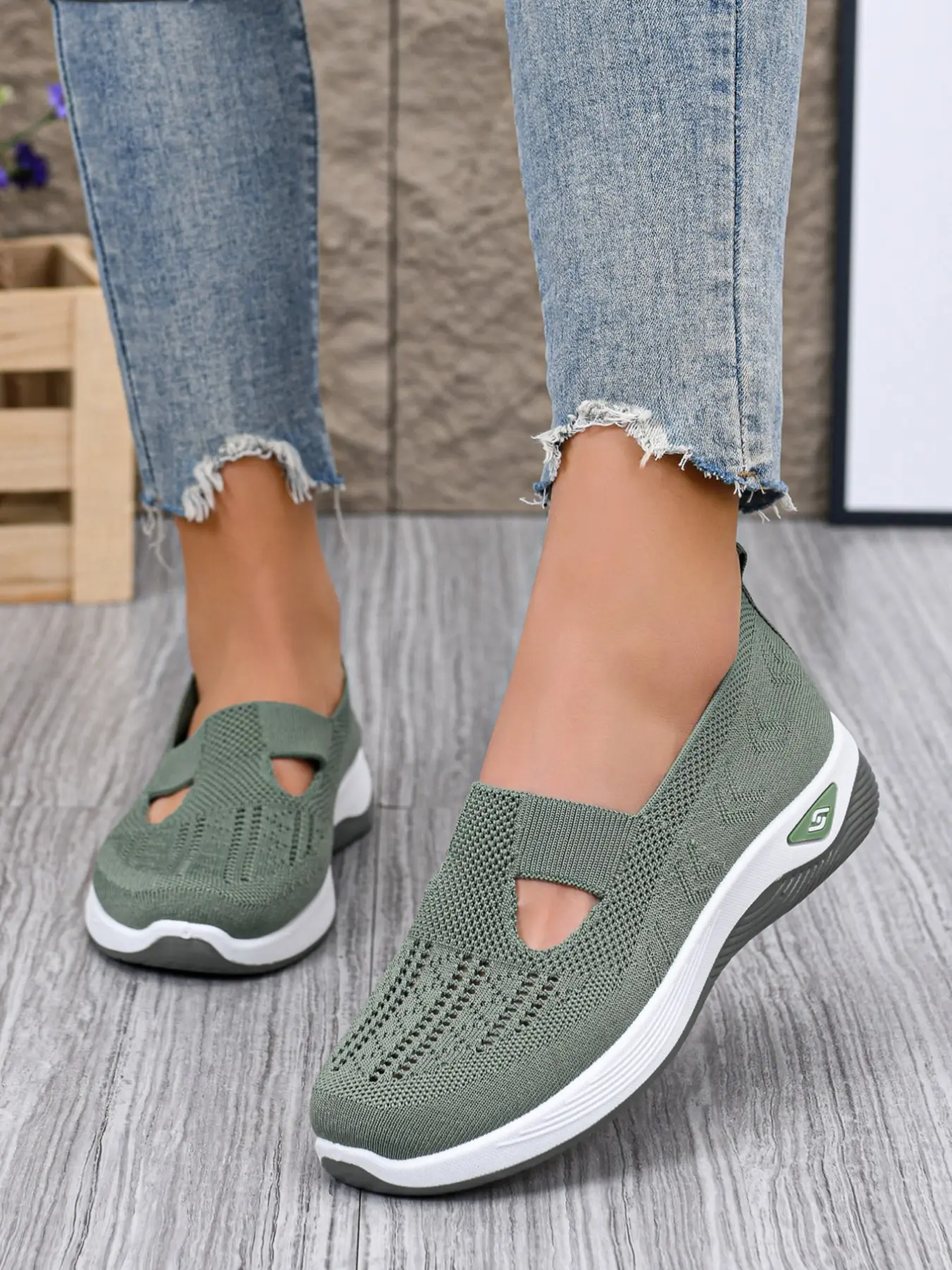 Women's casual sports shoes, comfortable and fashionable casual shoes, lightweight soft-soled mesh shoes, daily outdoor walking shoes, Lightweight breathable shoes