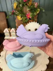 Hen on Nest Inspired Sponge Holder with Drain Hole