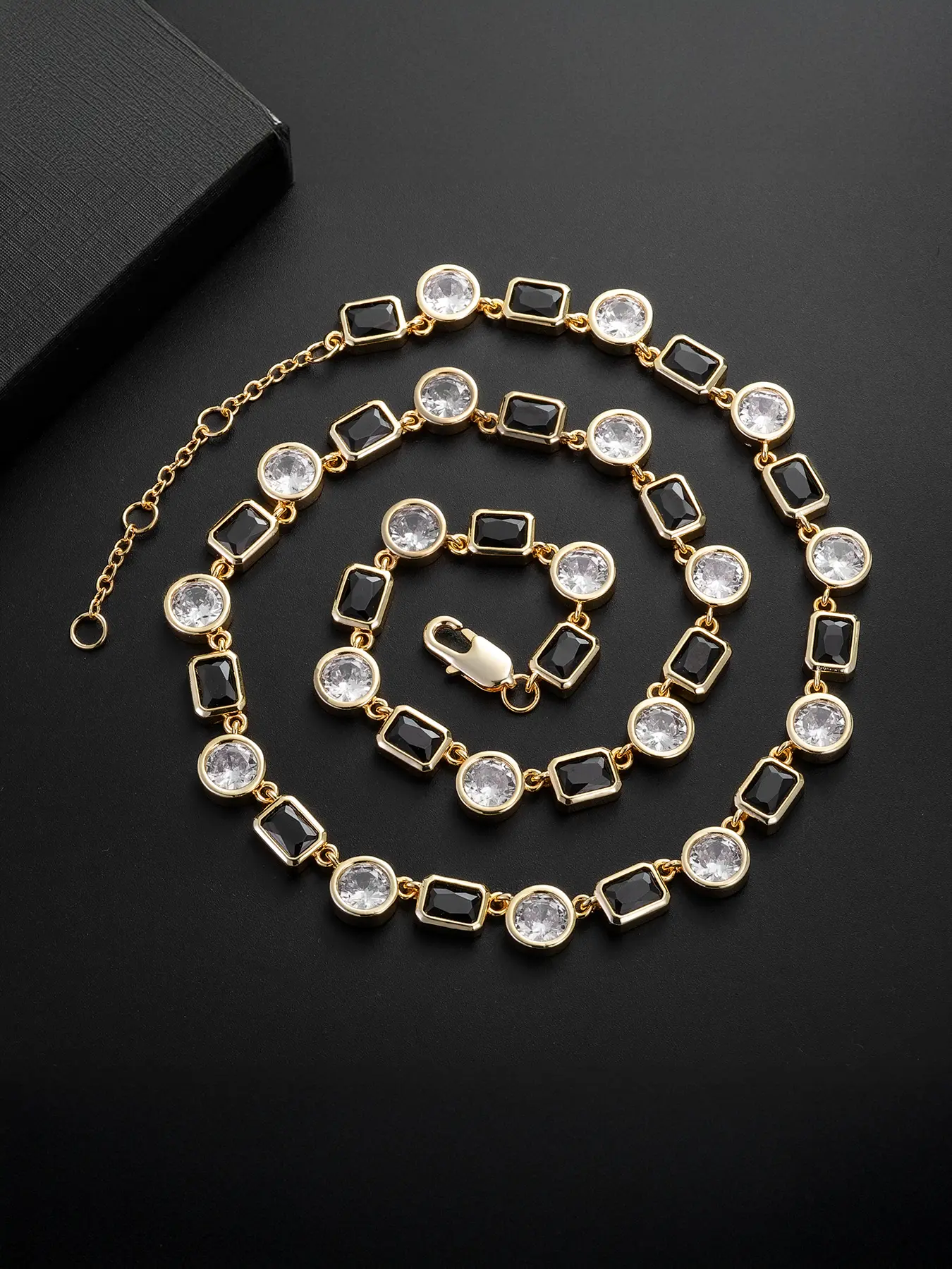 1 piece of ICED CHICS black cube sugar zircon hip-hop necklace, a Trendy Jewelry accessory suitable for both men and women, versatile accessories to enhance your temperament, street style, Iced Out Jewelry, perfect for gifting, Christmas gift.