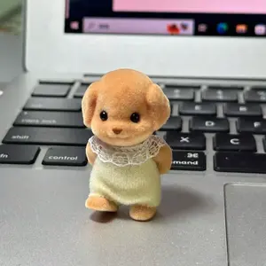 Sylvanian Families Vip Dog Doll, Adjustable Limbs Miniature Figurine, Desktop Decoration, Random Style Packaging, Collectible Toy