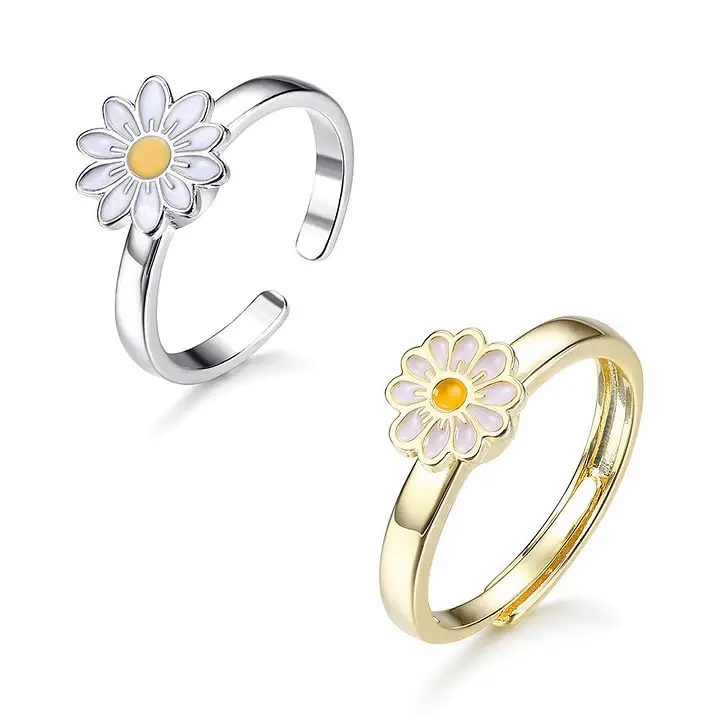 GTHIC Women's 12mm 3g Stainless Steel Daisy Design Spinner Ring - Versatile Artificial Gemstone Jewelry for Casual Outfits, Everyday Wear, Anniversary Gifting