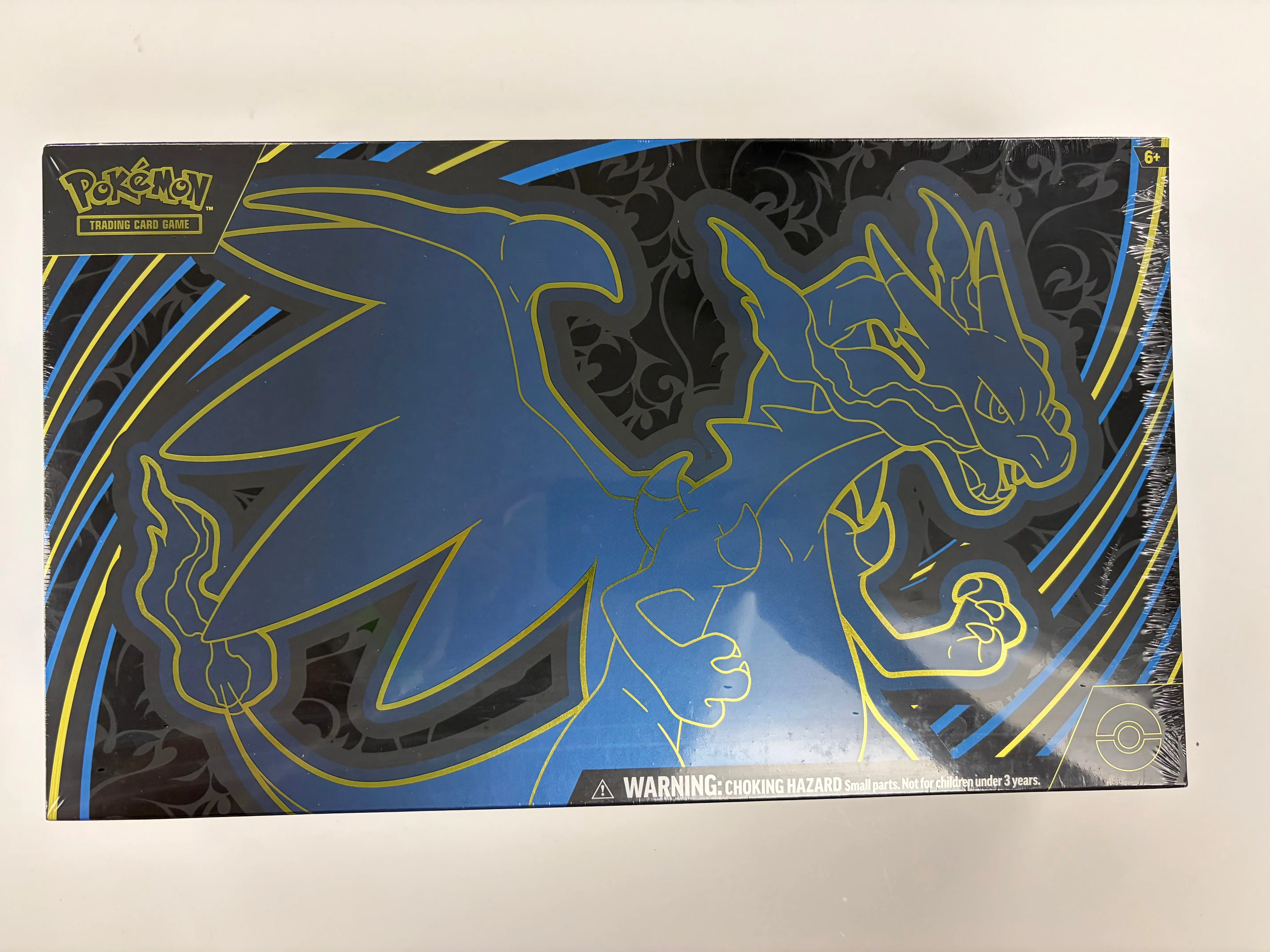 Pokémon Mega Charizard EX Ultra-Premium Collection