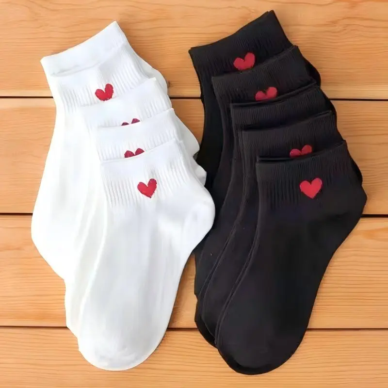 5 Pairs Heart Pattern Mid-Calf Socks – Breathable Casual Sock Set for Everyday Wear