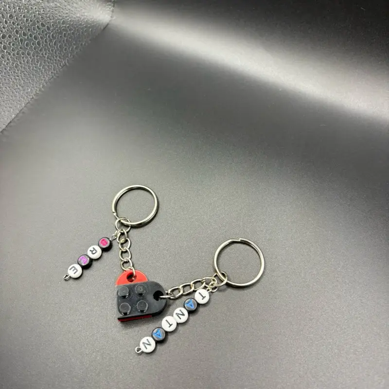 Couples Customizable Keychains with Colorful Letters and Keyring Attachment