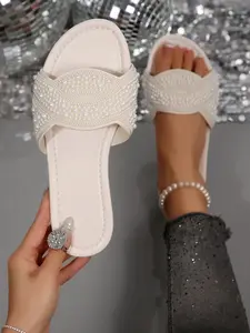 Women's Pearl Slippers Summer Fashion 2026 New Women's Sandals Soft Bottom One-Letter Flat Slipper, Pearl Accents, Boho Style, PU Material, Rubber Sole, PU Leather Sandals
