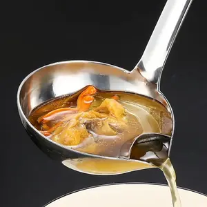Oil Separating Stainless Steel Soup Ladle, 1 Count Grease Trap Long Spoon, Separating Oil Ladle with Long Handle for Kitchen, Soup Serving Spoon, Kitchen Accessory Kitchen Utensils, Modern Kitchen Gadgets
