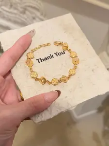 Women's Lucky Vintage Dice Four-Leaf Clover Trendy Bracelet, Simple High-Quality Design, Perfect Gift for Her, Fashion Accessory