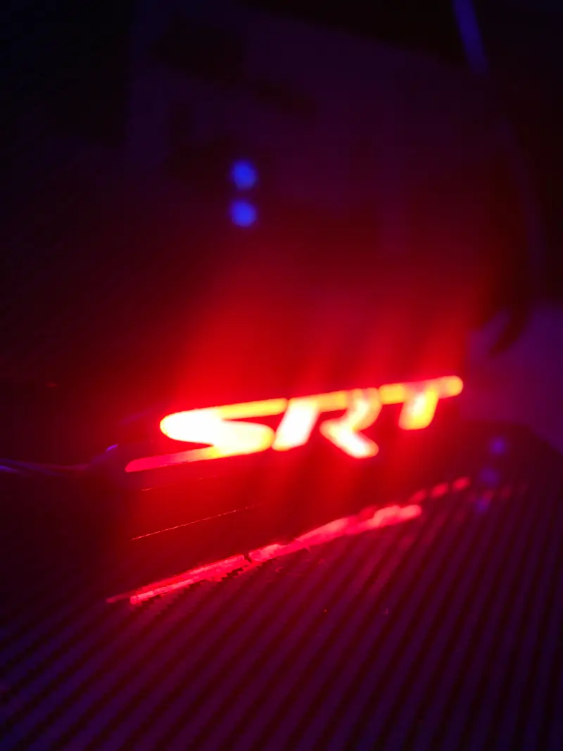 'SRT' V2 STYLE RGB FLOW BADGE (UNIVERSAL)