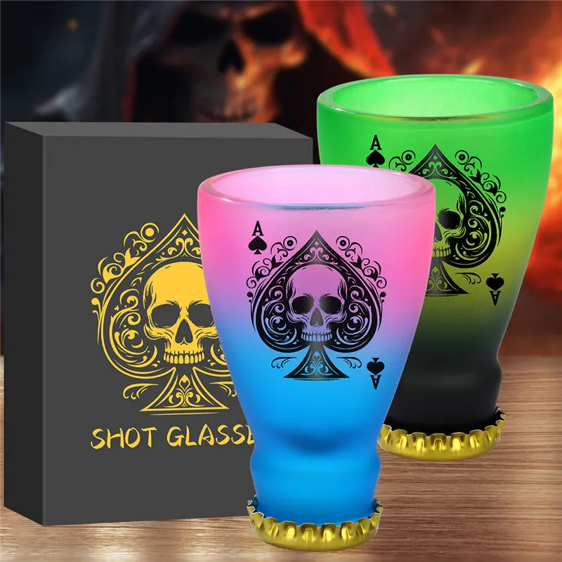 2pcs Black Ace of Spades Skull Shot Glasses with Golden Rim, 43ml/1.47oz Dual-Tone Glass Cups for Spirits, Whiskey,Cocktail,Perfect for Kitchen, Bar, Party, Nightclub, Creative Halloween Gift