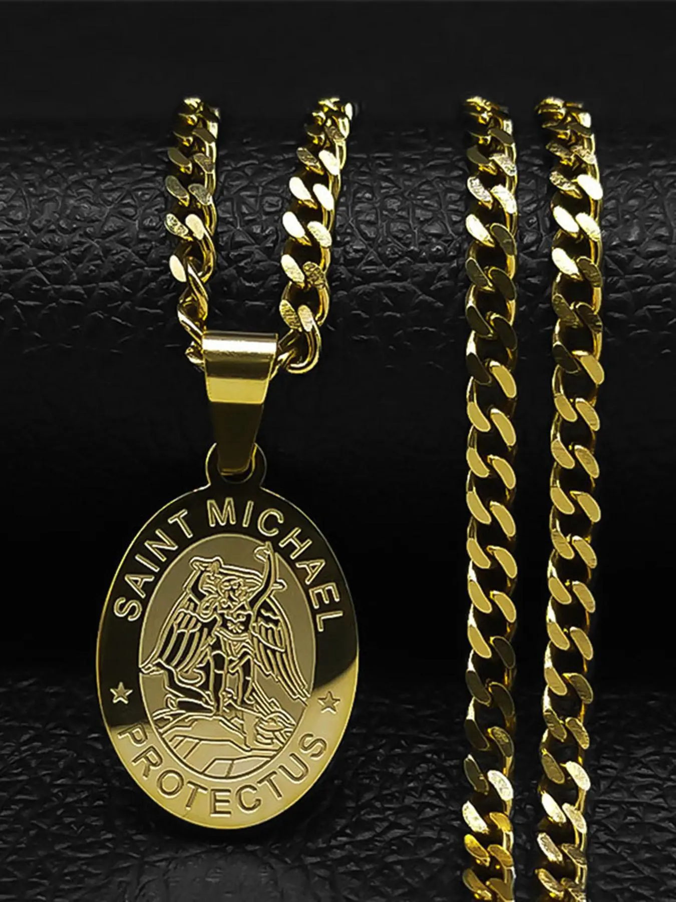 Saint Michael Protect Us Archangel Pendant Necklace for Men & Women, Stainless Steel Jewelry for Party, Daily Clothing Decor, for Gift, Jewelry Gifts, Cuban Link Chain