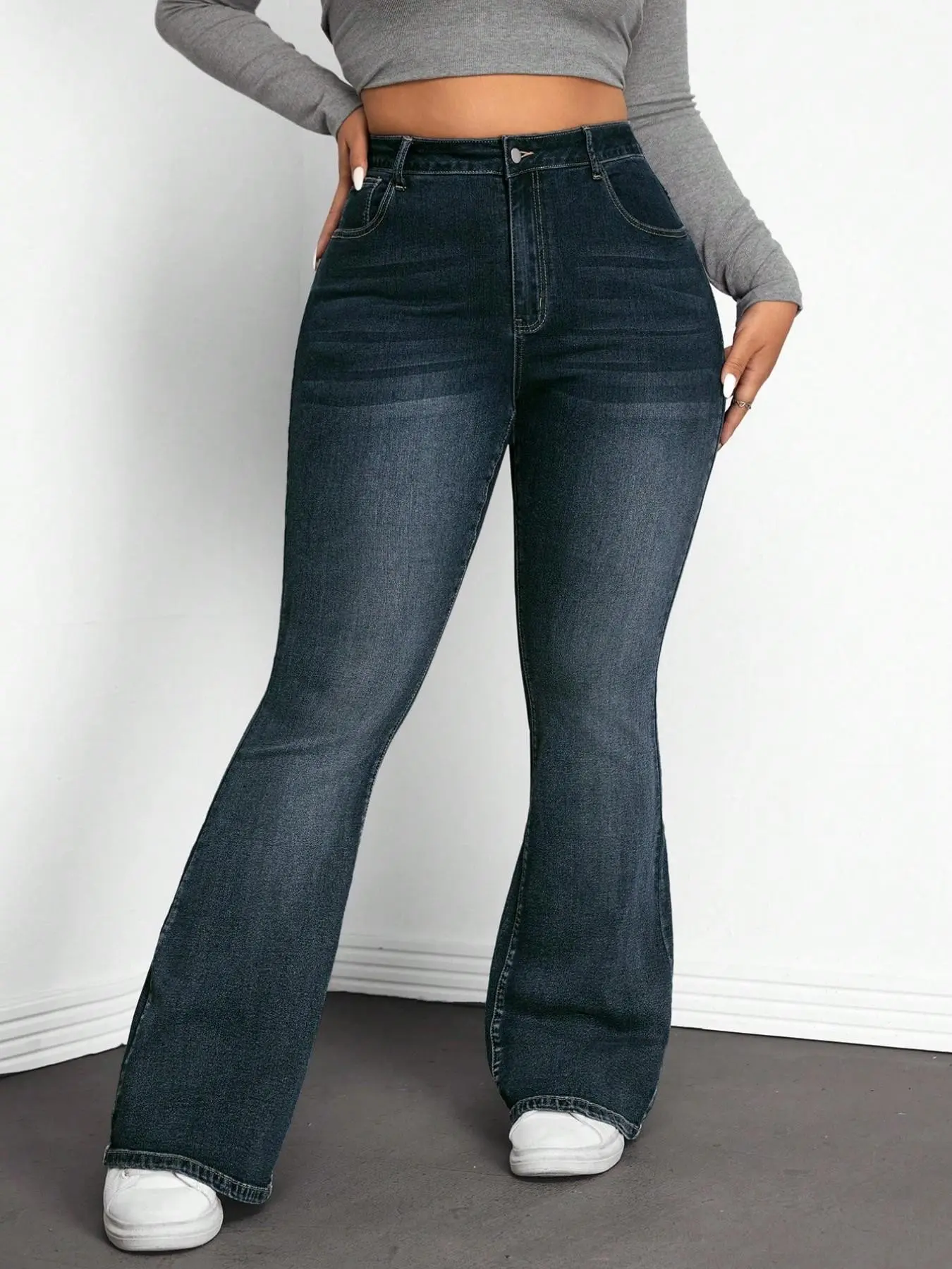 Plus Size High Waist Flare Jeans, Vintage Wash Slimming Bell Bottoms, Fit, Comfortable Dark Wash Denim Jeans for Women, Stylish Casual Wear Pants Style