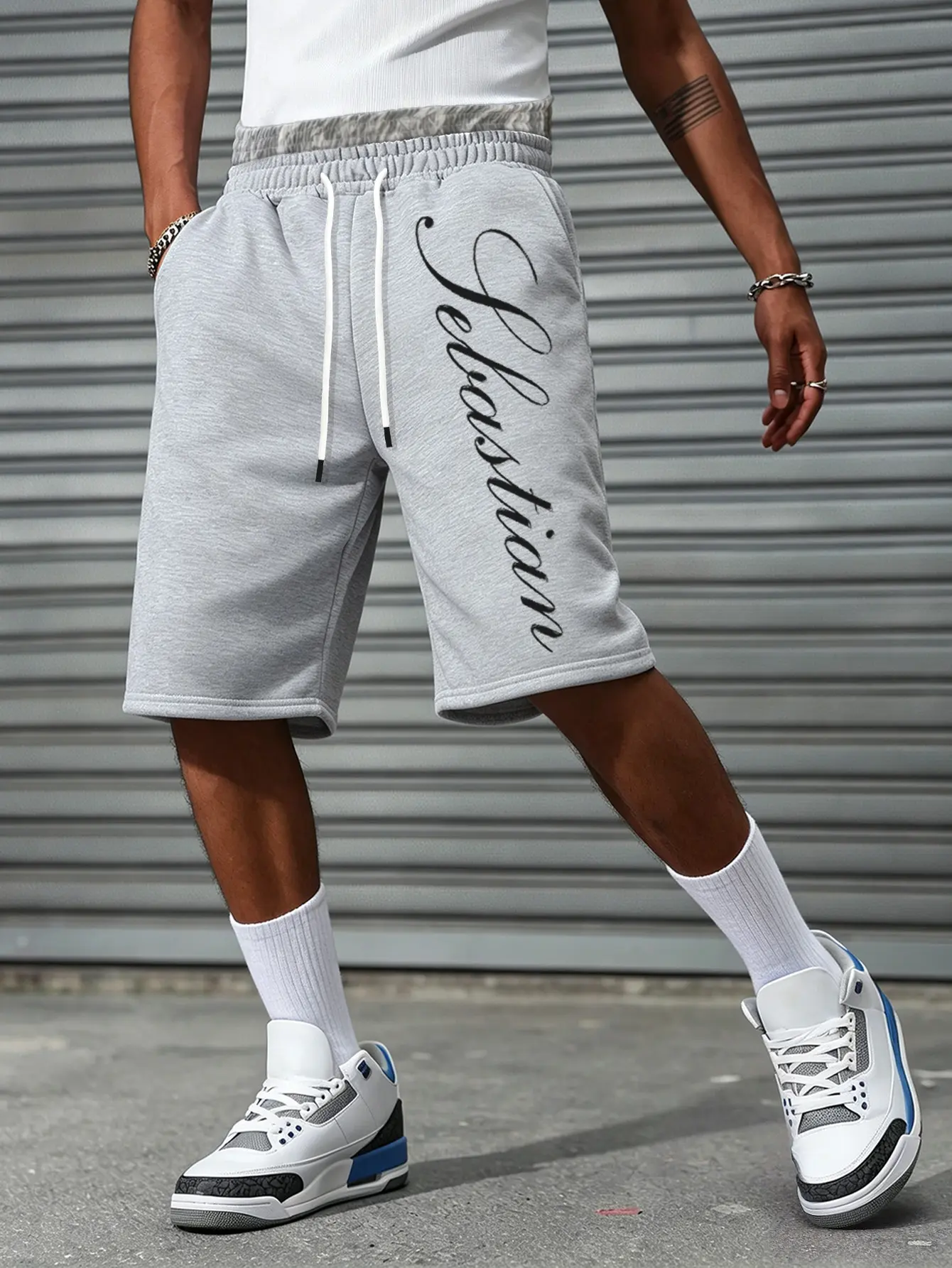Men's American Street Retro Floral Letter Print Gray Sport Activewear Shorts, Elastic Drawstring Waist, Loose Drape, Knee-Length Sweat Shorts, Trendy Menswear Casual Bottoms