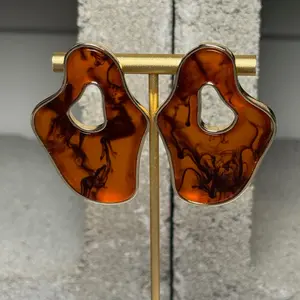 Retro Muse Amber Cutout Earrings