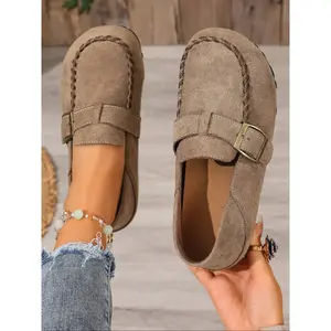 A fashionable, retro autumn new-style platform high-heel casual slip-on that can be worn twice—once as a loafer and once as a high heel—this shoe is highly versatile and suitable for everyday outings.