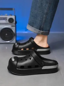 Unisex Edgy Black Clogs: Shell-Toe Protection Design, Casual Clogs For Street Style & Commute, Shoe
