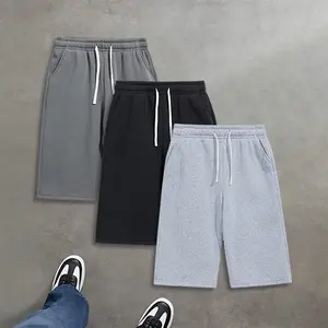 Men’s 3-piece summer set featuring a solid-color, simple three-quarter shorts; casual, loose, versatile, trendy high-street/street-style pants for men—handsome wear.
