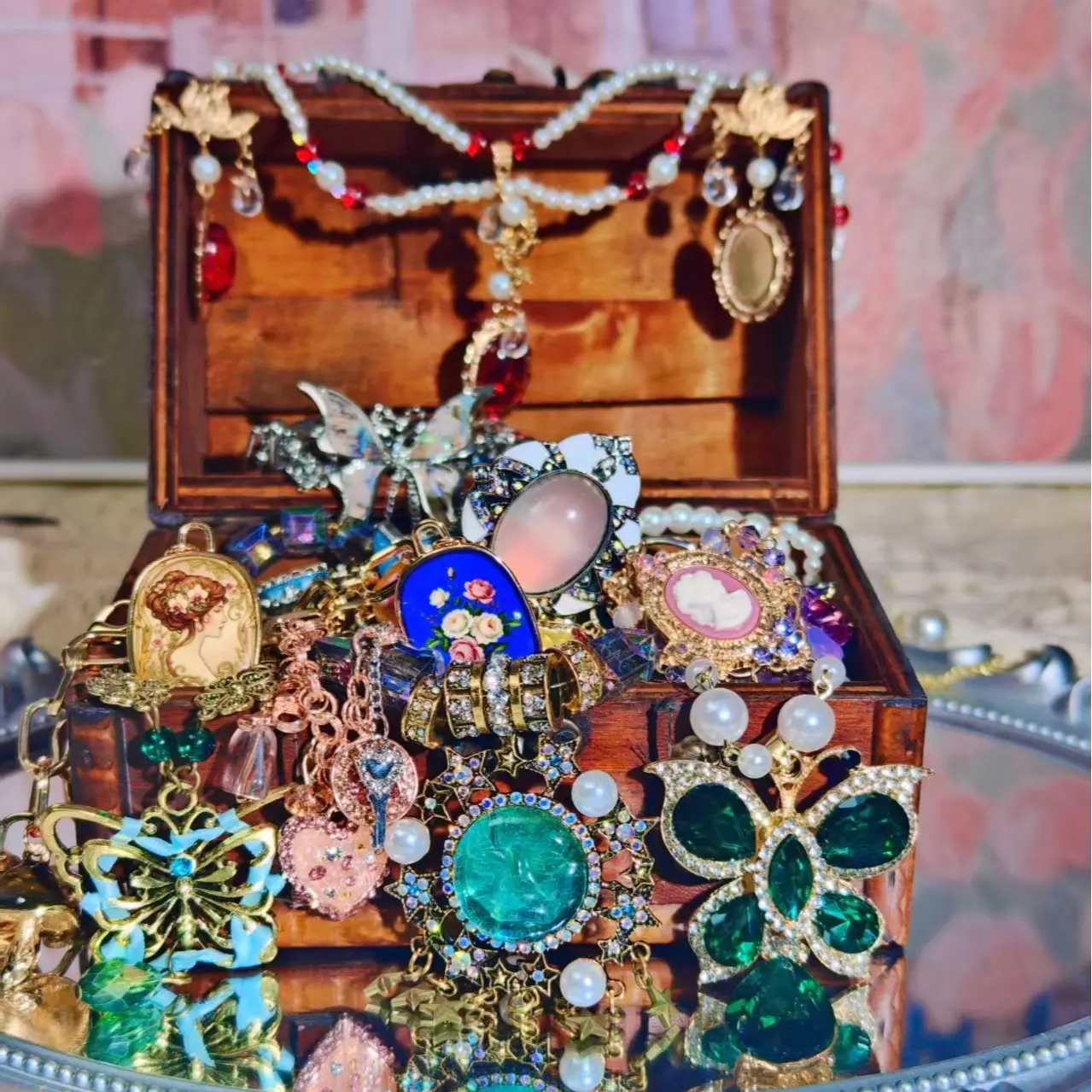 Vintage & Royal Elegance | MIYA Jewelry Jar | Handcrafted Theme Collection | Brand New & Unused Accessories | Fixed Design