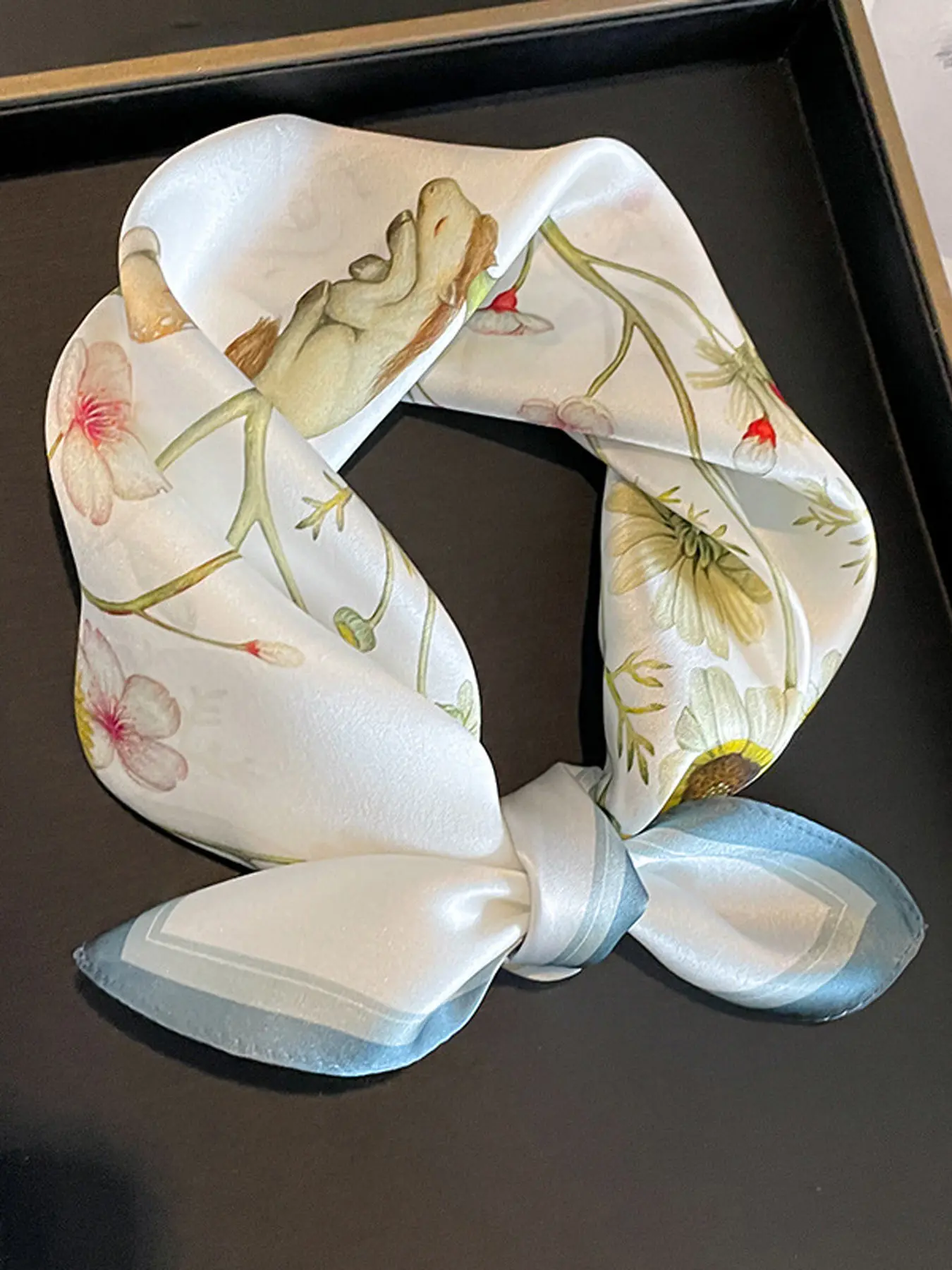 Cute Bunny Floral Print Scarf, Multi-Use Silk Shawl, Perfect for Outdoor Travel Dating, Versatile Fashion Accessory