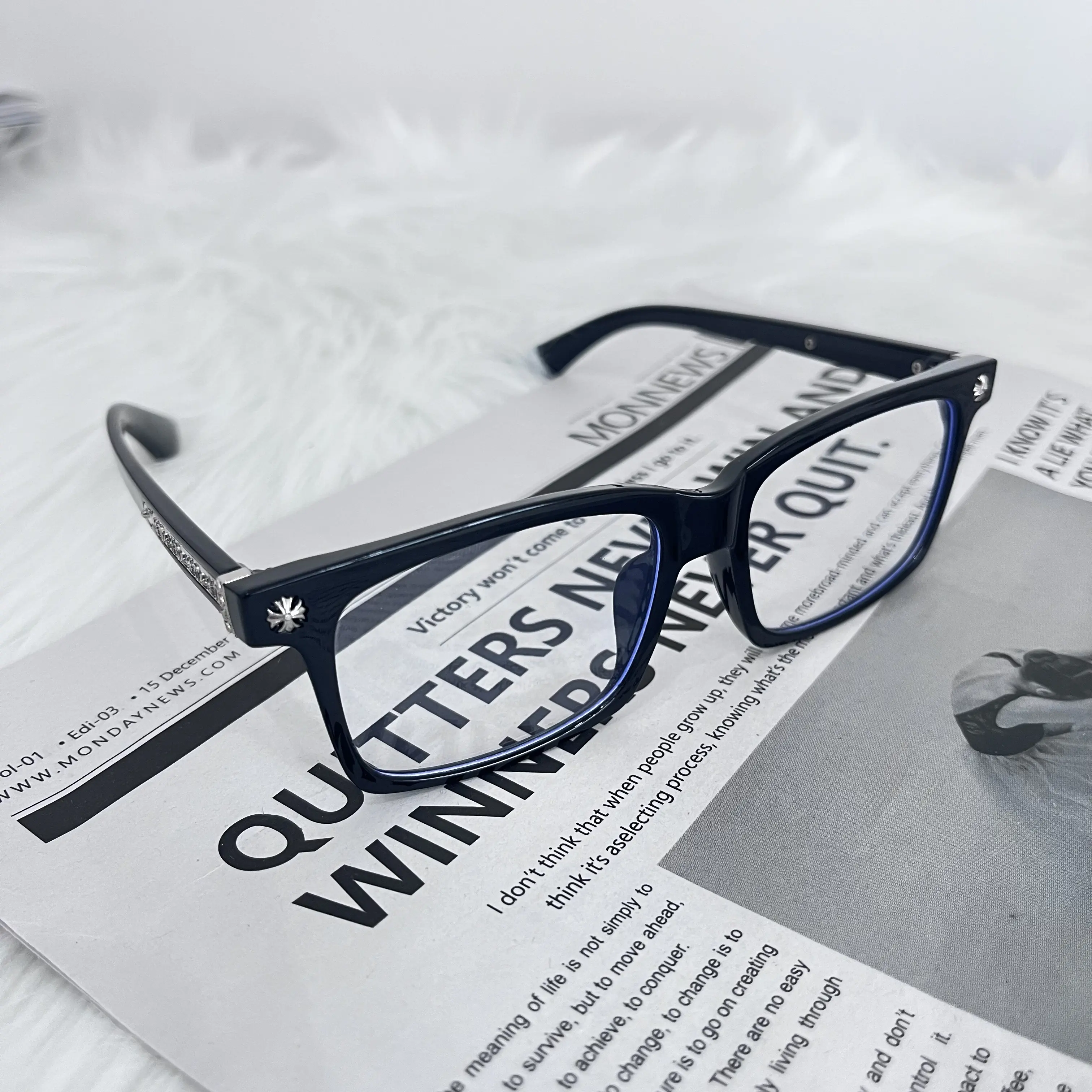 Classic Wayfarer Style Blue Light Blocking Glasses for Men and Women, Chic Office Daily Eyewear, Anti-Fatigue Clear Frames