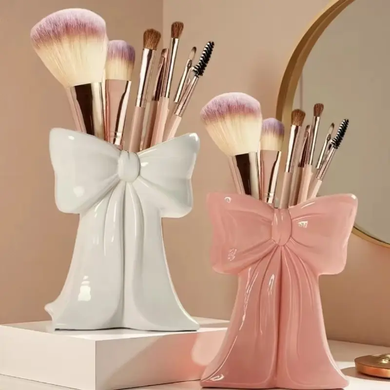 1-piece makeup brush storage holder, ceramic vase, bowknot shape, for storing makeup brushes, suitable for placing on a dressing table, Makeup Box Organizer, Cosmetic Organizer, Beauty Organizer, Organizing Tool