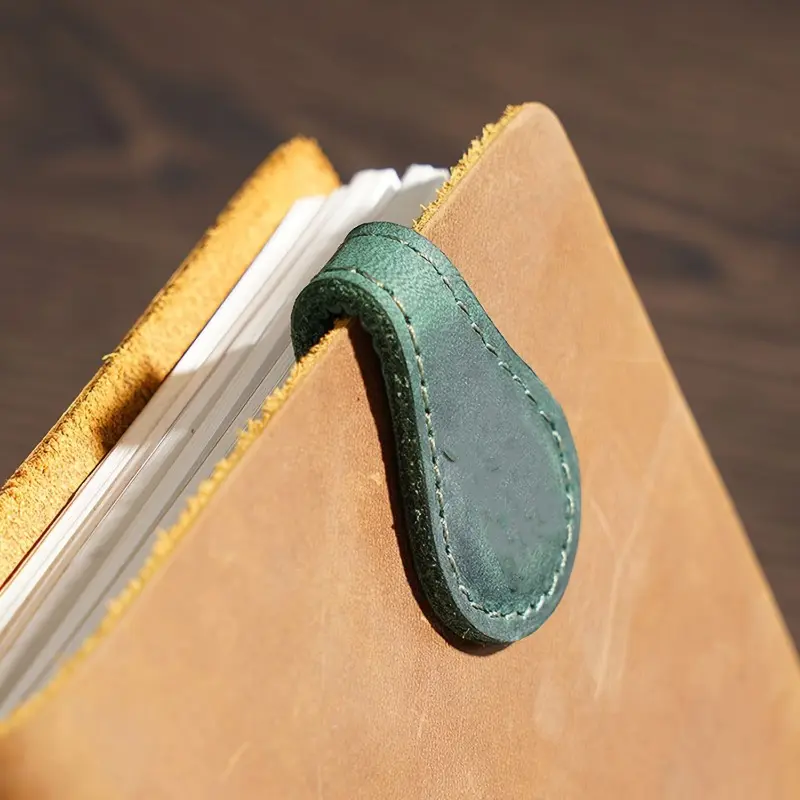 1pc Personalized Magnetic Faux Leather Bookmark, Engraved Bookmark, Gift for Family or Friends, Custom Bookmark, Gift for Readers, Personalized Custom Name Bookmark