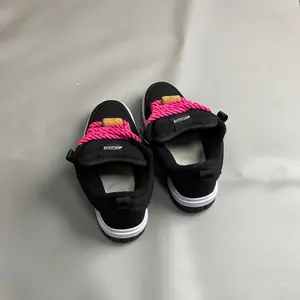 Black and pink contrasting coarse rope shoelaces, bread shoes, niche design, thick soled casual board shoes, sweet, cool, spicy, trendy sports shoes