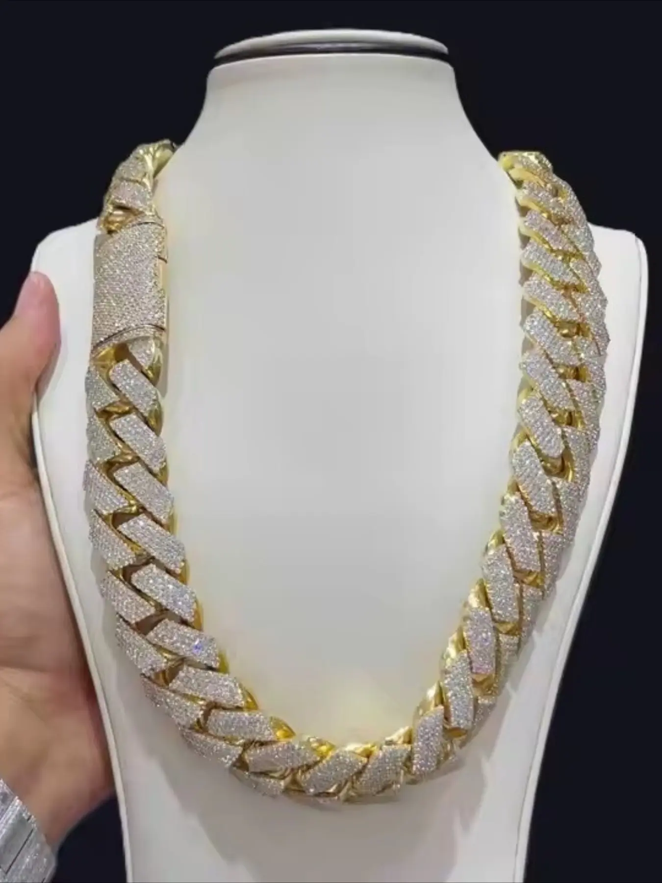 Luxury Iced Hip Hop Heavy Duty Four Rows Full Diamond Cuban Chain Hip Hop Style 20mm Gold Plated Cuban Chain Full Diamond, Large Size Cuban Necklace Chain Chain 14K Gold Plated Hip Hop Classic Glamour Jewelry, Easter Gift, Cuban Link Chain Bling Necklace