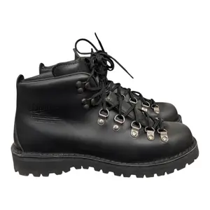 Danner women’s Mountain Light Hiking Boots Size 9