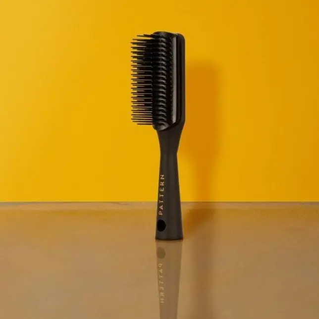 PATTERN Beauty Mini Shower Brush | No-Breakage Wet Detangling & Definition for Curly Hair PATTERN Beauty Mini Shower Brush | No-Breakage Wet Detangling & Definition for Curly Hair