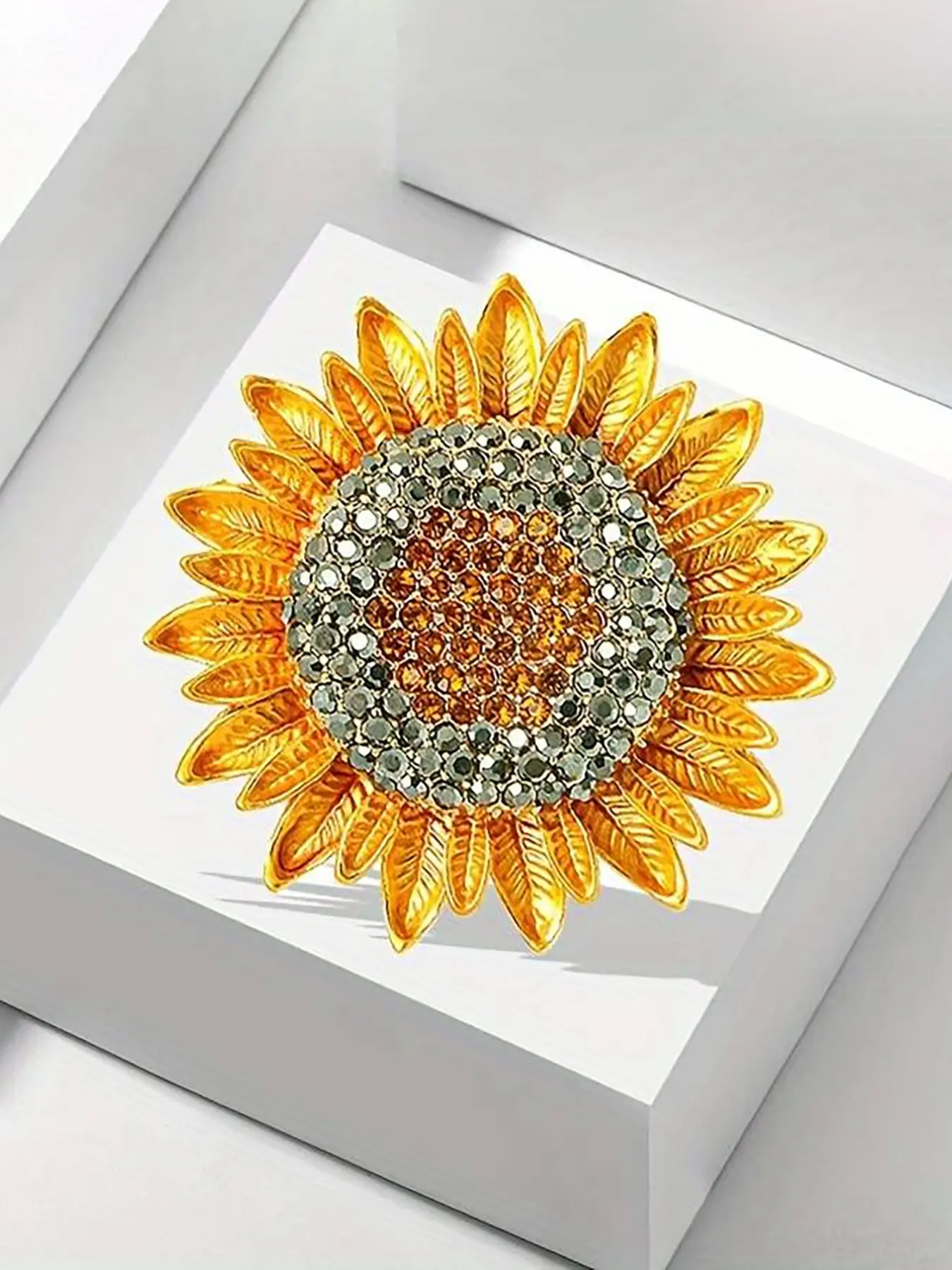 Elegant Sunflower Rhinestone Sparkling Brooch, Ladies' Floral Pin, Fashionable Accessory, Perfect for Dresses &, Unique Gift Idea, Jewelry