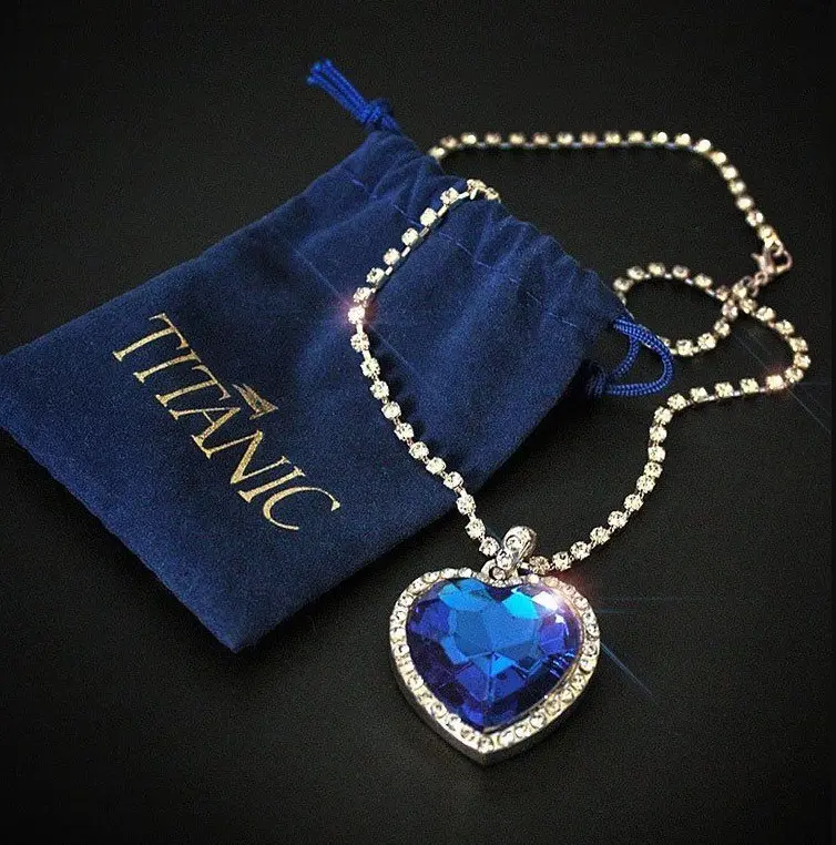 Titanic Heart of the Ocean Necklace – Sparkling Crystal Heart Pendant Surrounded by Rhinestones, Elegant Jewelry Inspired by the Iconic Movie, Perfect Gift for Women, Anniversary, Birthday, Valentine’s Day, or Special Occasions – Timeless Statement Piece