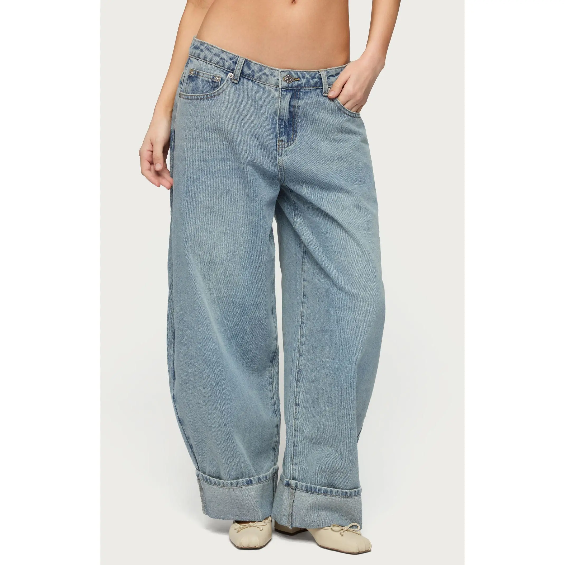 Edikted Women's Petite Kella Low Rise Baggy Jeans