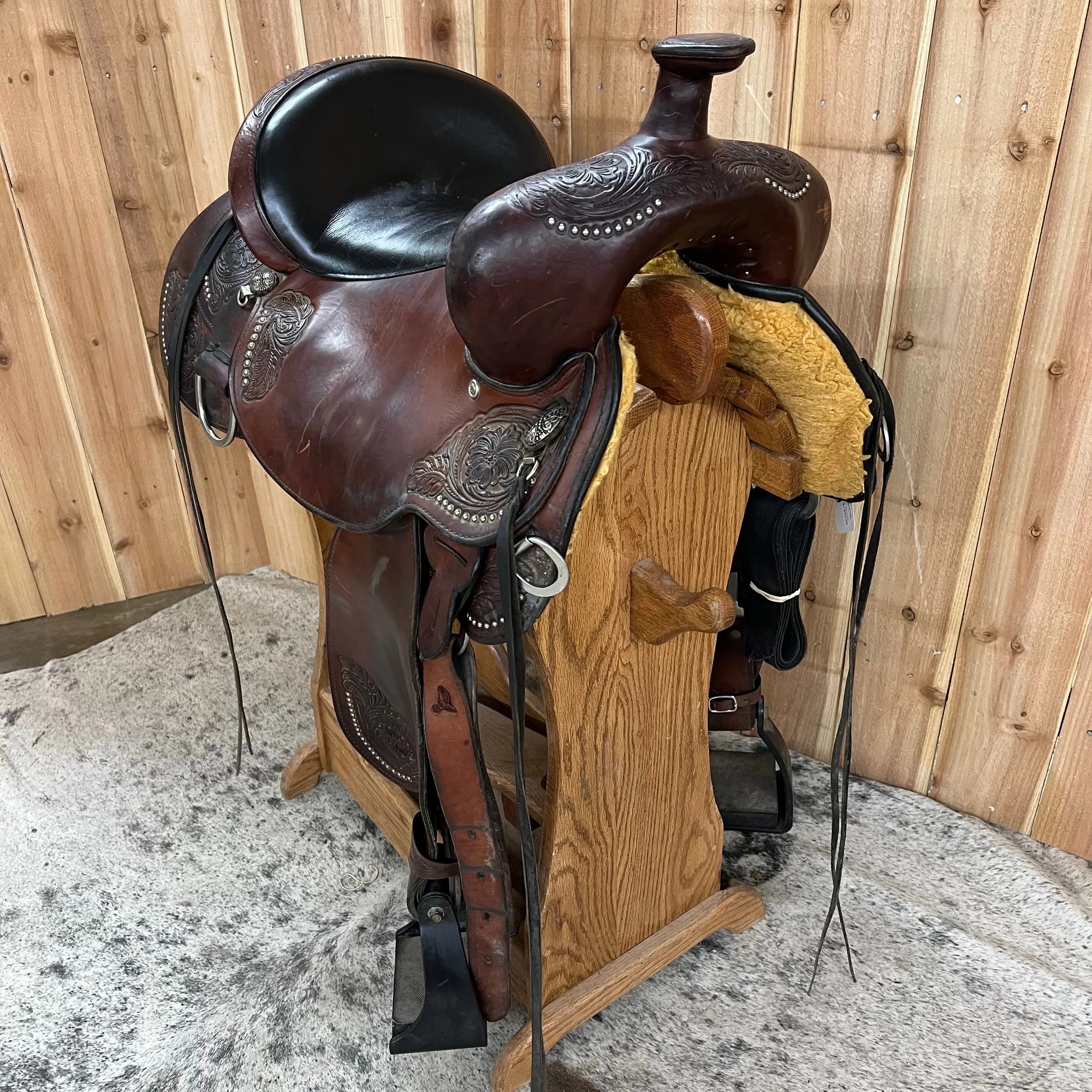 Used Circle Y Clearwater Flex 2 Trail Saddle, 17" Seat