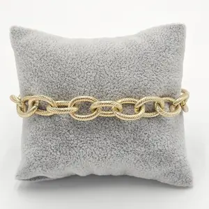 Golden Chain Bracelet 20 cm - Stylish and Durable Design