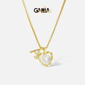 GANIA Lady's white heart-shaped letter necklace - exquisite A-Z heart-shaped letter combination of 26 pieces - adjustable chain - non-allergenic material - an excellent Valentine's Day or birthday gift for friends