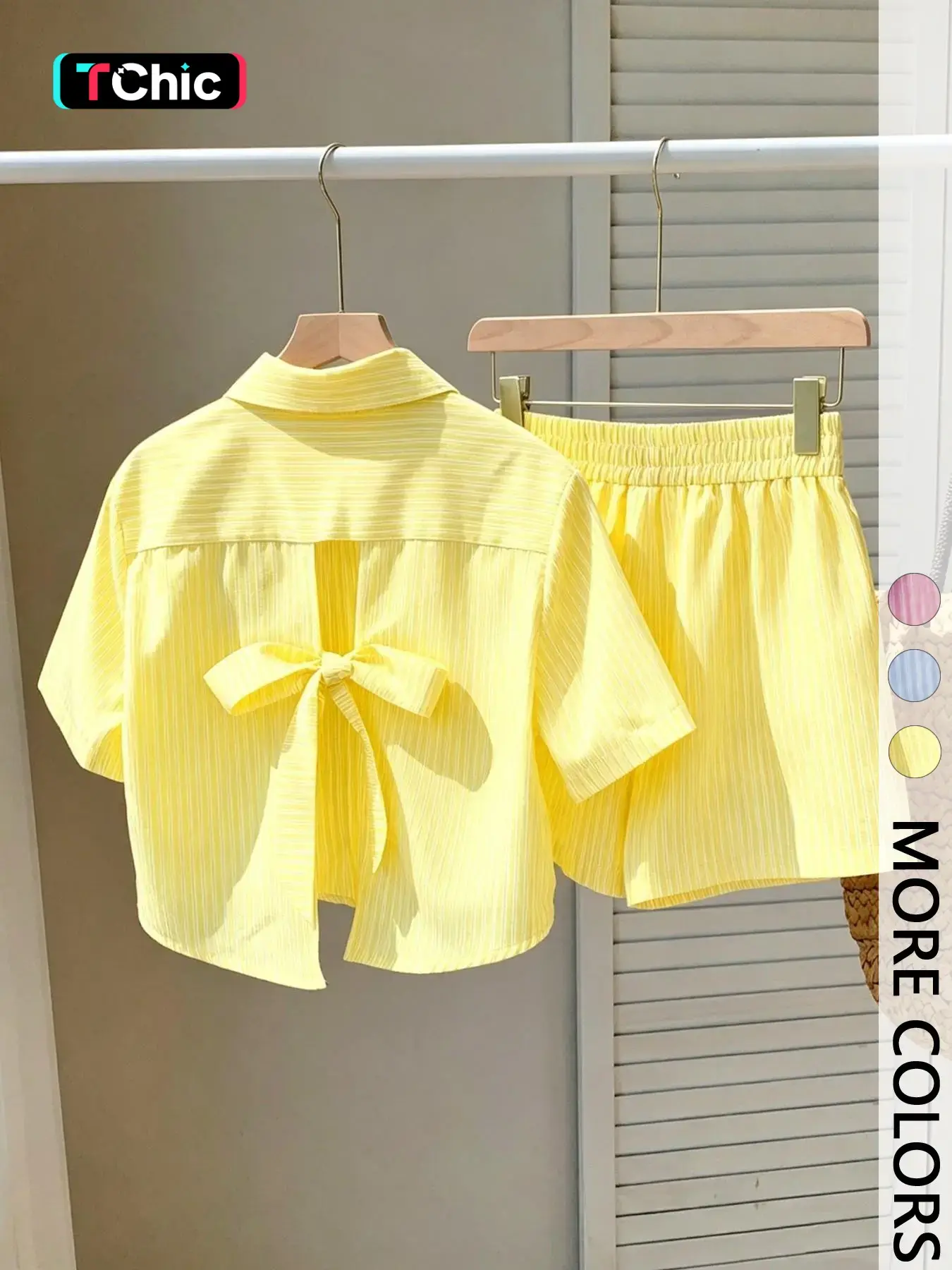 Women's 2-Piece Set Outfit, Short Sleeve Striped Hollow-Out Tie Back Top & Casual Shorts, Stylish and Comfortable Daily Wear