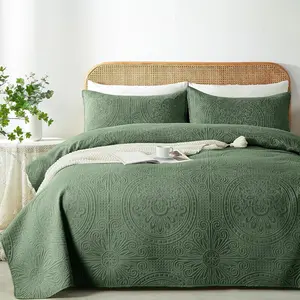 King/Cal King Quilt Olive Green,Ultrasonic Embossed Bedspread, Lightweight Microfiber Coverlet, Thin for, 3(1 Quilt,2 Pillow Shams)