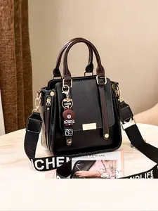 Elegant Women's Crossbody Bag, Large Capacity, Durable & Stylish Design, Perfect for Travel & Daily Use, Versatile Shoulder Strap Option, Elegant Bags, Fashionable Daily Crossbody, Everyday Bags