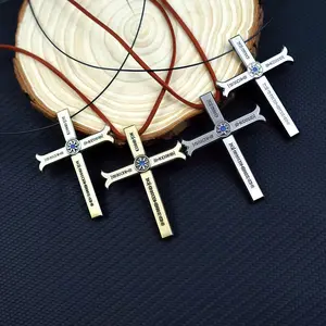 One Piece Necklace Hawkeye Cross Seven Warlords Mihawk Black Sword Night Saber Anime Merchandise with Packaging Copper Inlaid Zircon Handmade Fashion Accessory