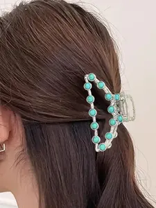 A fashionable and elegant turquoise Hair grab, Ponytail Claw Clip, with a variety of styles to choose from, suitable for daily wear, vacation dates, and other occasions. It is also a surprising and exquisite small gift.