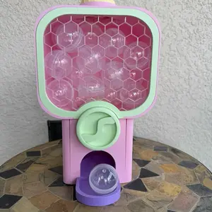 Vending machine toys
