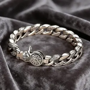 S925 silver-plated rotating fashion bracelet - the perfect accessory for everyday wear, an ideal gift for friends and family, and also suitable for women.