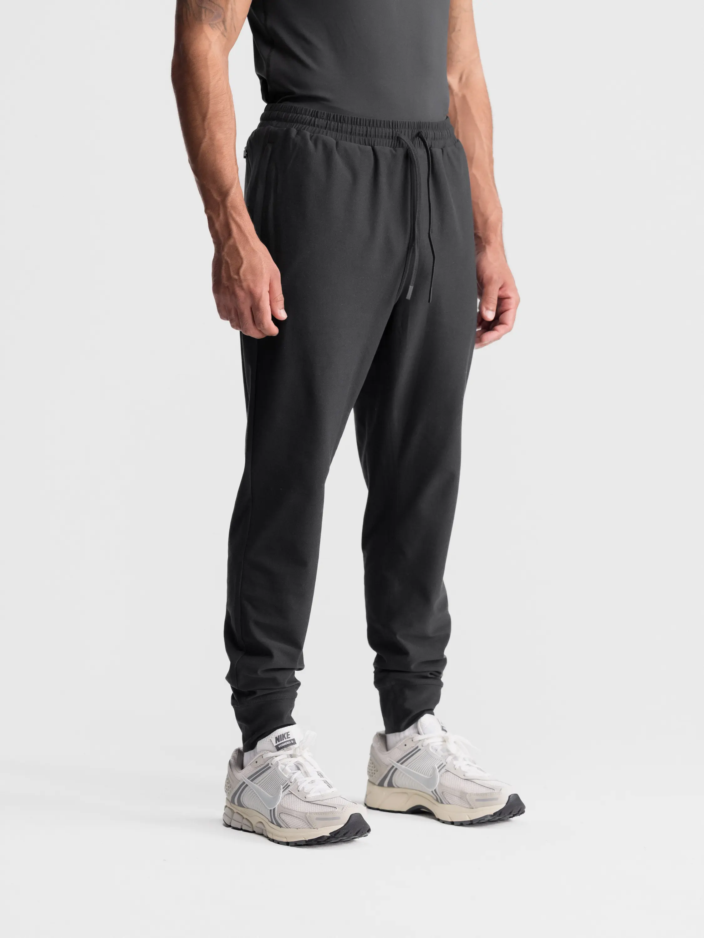 Haus | Relaxed Jogger | Lightweight Soft Stretch for All-Day Wear