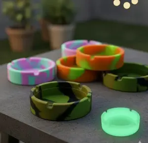 Glow in Dark Silicone Ashtray, Portable Round Ash Tray for Car Home Travel, Non-Slip Washable Heat-Resistant Smoking Tray, Outdoor Camping Tip-Proof Ash Holder, Multi-Color Options